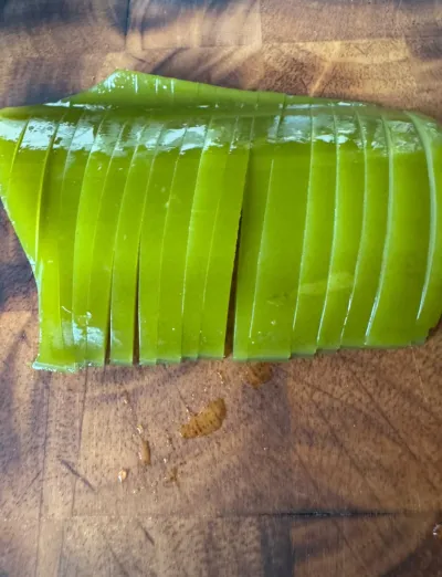 Рецепт: тушеная морская капуста с луком и чесноком