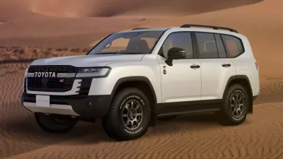 Toyota представила особую серию Land Cruiser 300 Rally Raid: купить можно только через лотерею «Инфобокс»